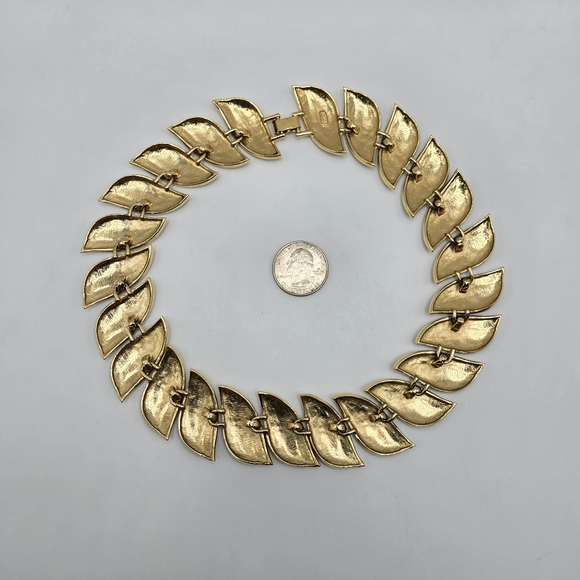 Butler Choker Collar Necklace Chunky 80s Goldtone Black Enamel Vintage Mogul Vtg - Picture 4 of 7